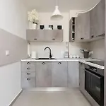 Appartement Ivona - Beautiful Terrace And Free Garage Parking *