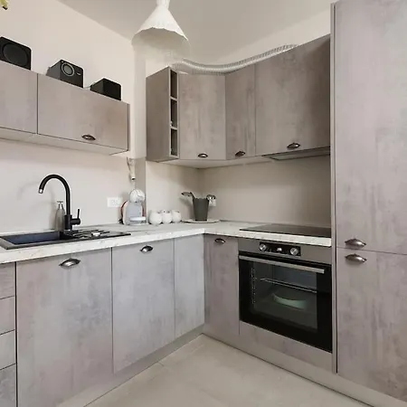 Ivona - Beautiful Terrace And Free Garage Parking * Zara