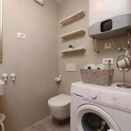 Apartmán Ivona - Beautiful Terrace And Free Garage Parking