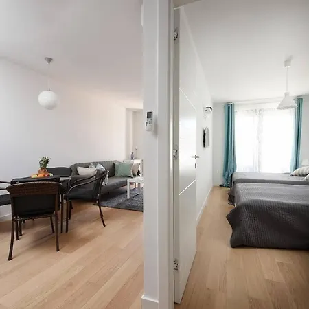 Ivona - Beautiful Terrace And Free Garage Parking Appartamento