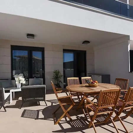Ivona - Beautiful Terrace And Free Garage Parking