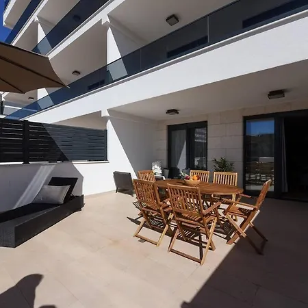 Ivona - Beautiful Terrace And Free Garage Parking *