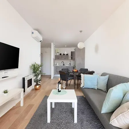 Appartement Ivona - Beautiful Terrace And Free Garage Parking *