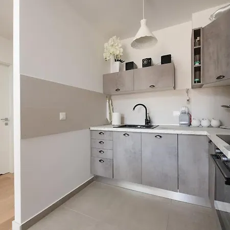 Apartmán Ivona - Beautiful Terrace And Free Garage Parking Zadar