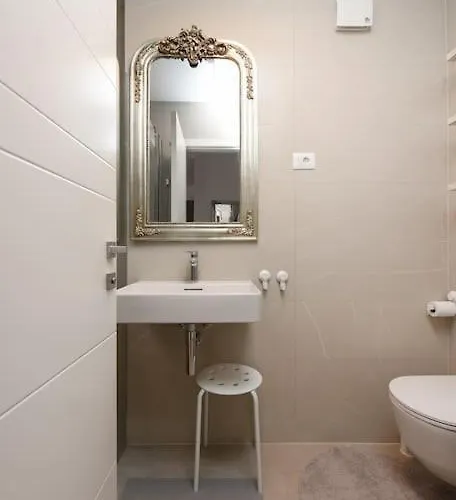 아파트 Ivona - Beautiful Terrace And Free Garage Parking