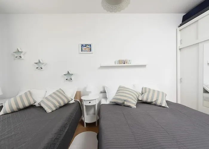 Ivona - Beautiful Terrace And Free Garage Parking 아파트 자다르