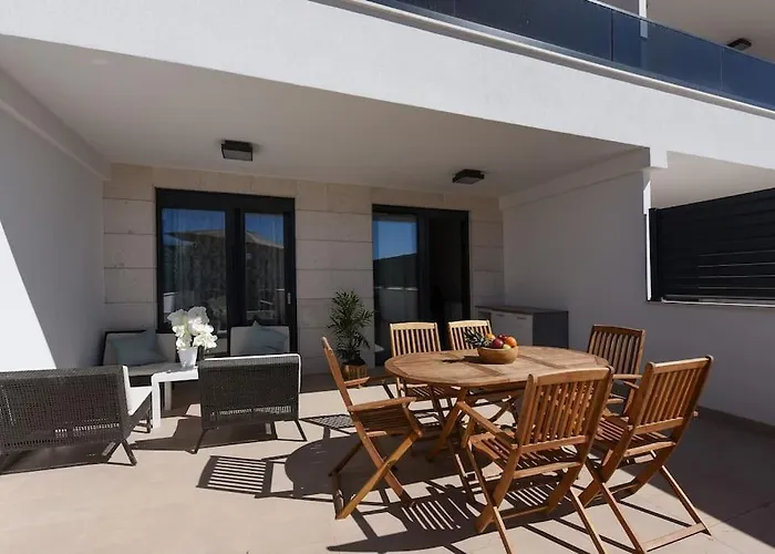 Ivona - Beautiful Terrace And Free Garage Parking