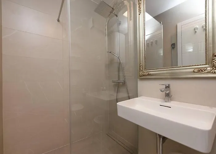 Ivona - Beautiful Terrace And Free Garage Parking