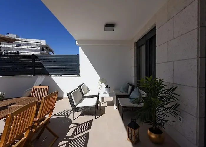 Ivona - Beautiful Terrace And Free Garage Parking 아파트 자다르