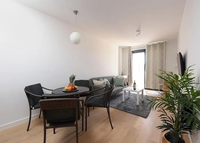 아파트 Ivona - Beautiful Terrace And Free Garage Parking *