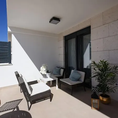 Апартаменты Ivona - Beautiful Terrace And Free Garage Parking