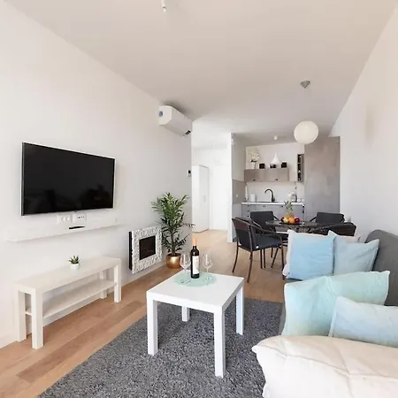 Ivona - Beautiful Terrace And Free Garage Parking