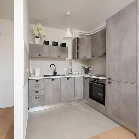 Ivona - Beautiful Terrace And Free Garage Parking