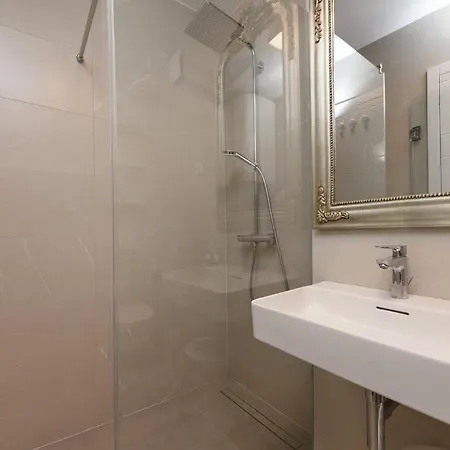 Ivona - Beautiful Terrace And Free Garage Parking