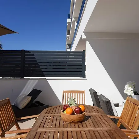 Ivona - Beautiful Terrace And Free Garage Parking Apartament Zadar