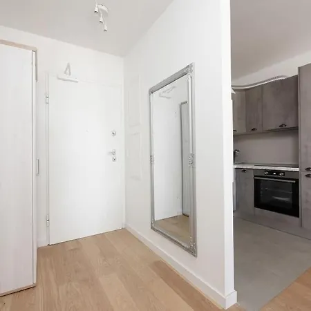 アパート Ivona - Beautiful Terrace And Free Garage Parking *